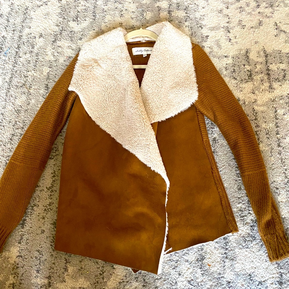 Sweater with Sherpa lapel